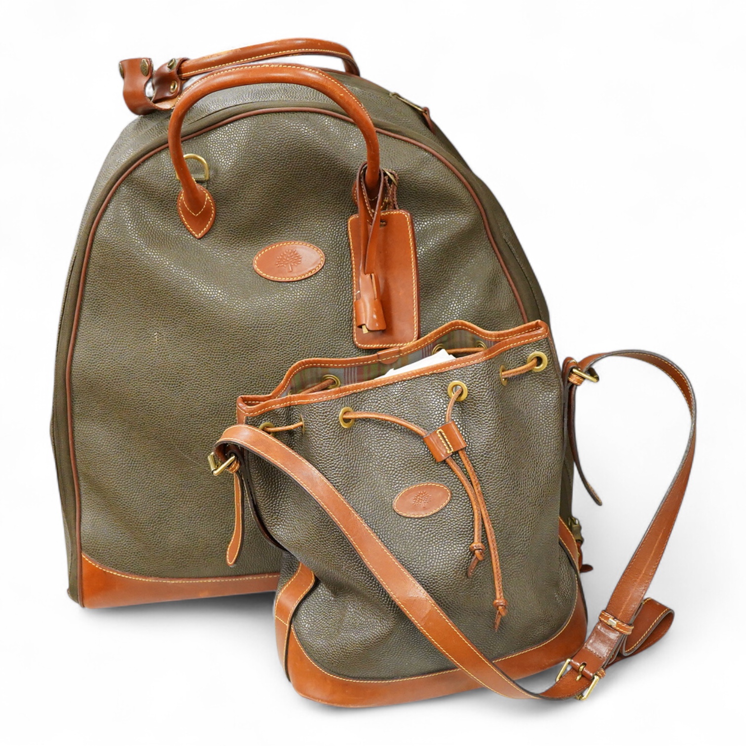 A Mulberry scotch grain leather holdall / suitcase and shoulder bag, largest 60cm high